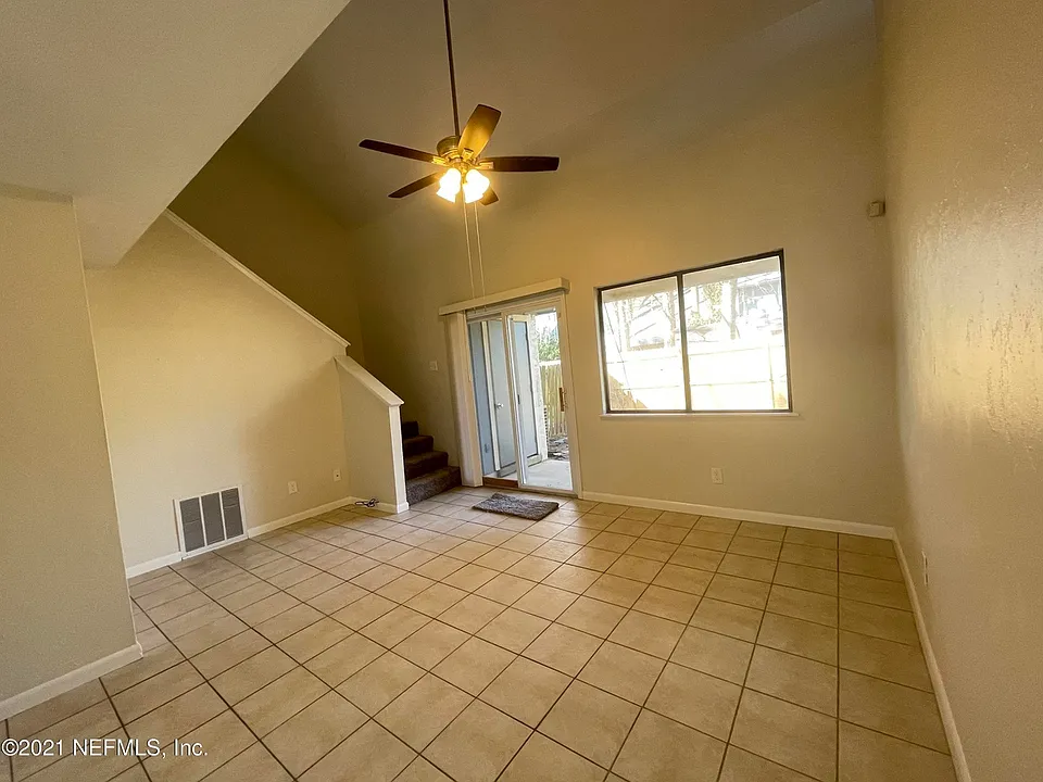 1185 Songbird Ln