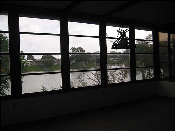 5th image of 2055 Floral Ave #250