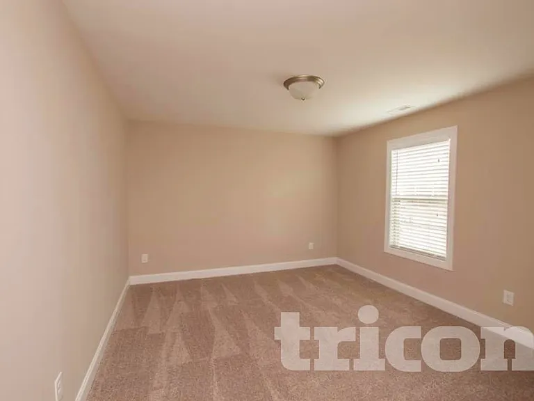 1509 Burrows Ave — Photo 8