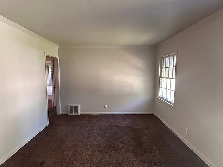 4500 Plaza Dr — Photo 2