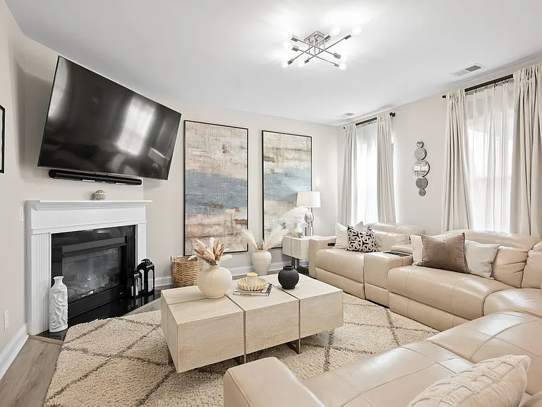 6179 Kilchurn Dr — Photo 3