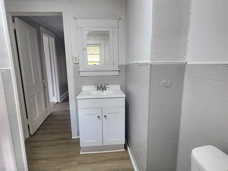 745 Main St #5 — Photo 8