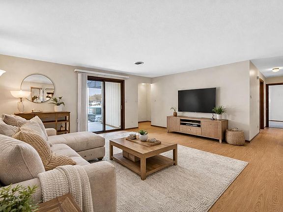 3rd image of 1451 Pheasant Run DRIVE #101