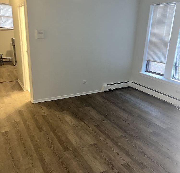 1st image of 4426 S Michigan Ave Unit 1