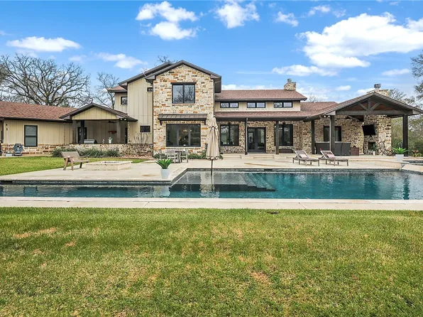 4904 Holden (pvt) Cir, College Station, TX 77845