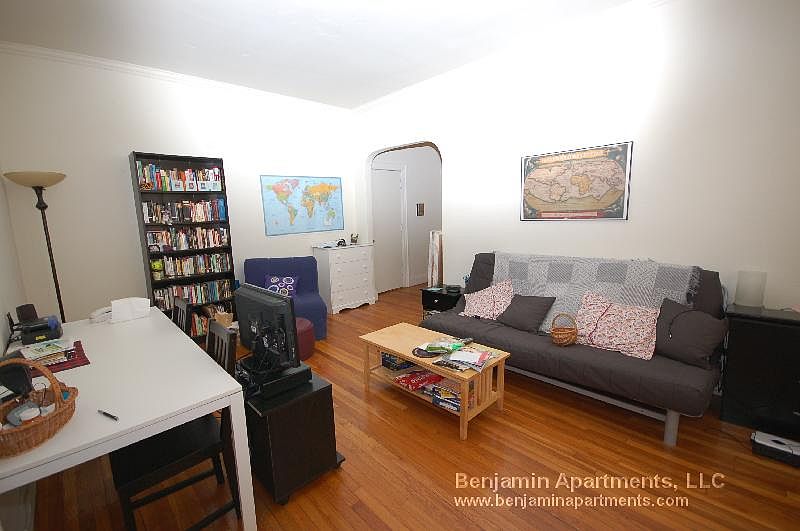 1st image of 2045 Commonwealth Ave APT 4