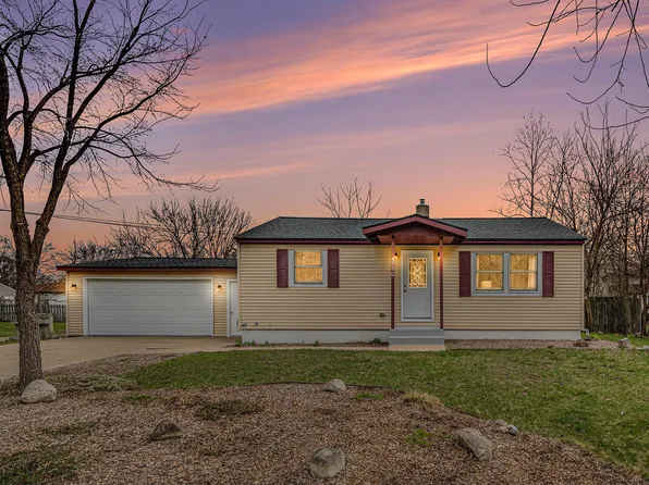 5730 Crippen Ave SW, Wyoming, MI 49548