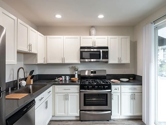 5th image of 1147 W 37th St #2-3