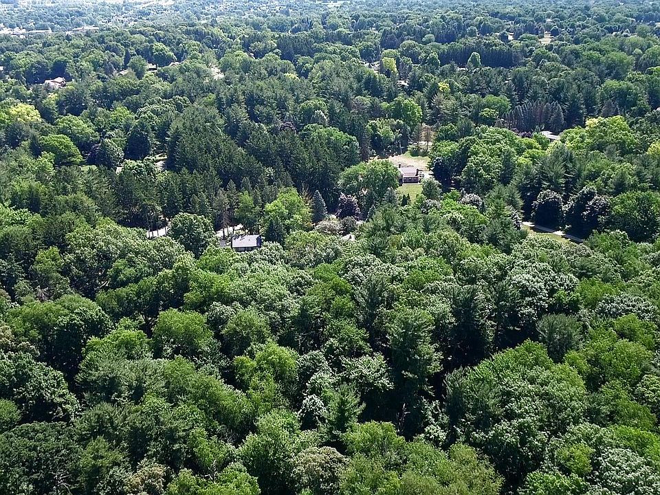 2nd image of 8401 Pine Knoll Dr