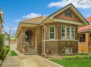 6520 N Artesian Ave, Chicago, IL 60645