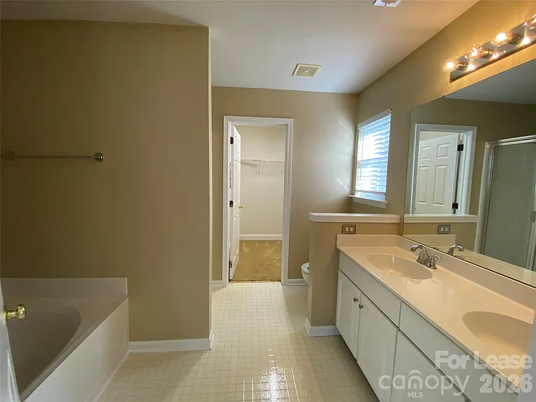 9513 Wilson Hall Dr — Photo 15