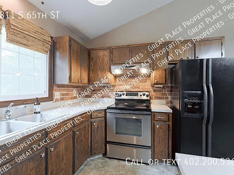 4811 S 65th St — Photo 20
