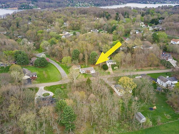 4th image of 1664 Apple Valley Dr