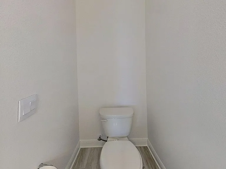 45 Sparrow Ave — Photo 13