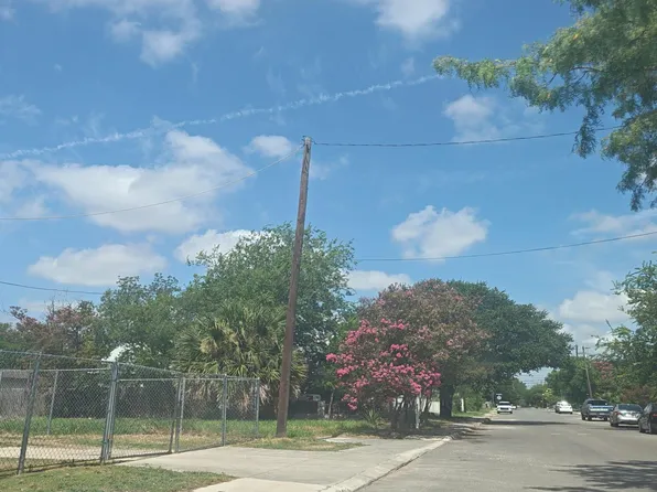 3102 W Houston St, San Antonio, TX 78207