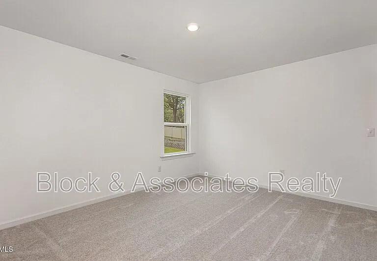 153 Hickory Grove Dr — Photo 18