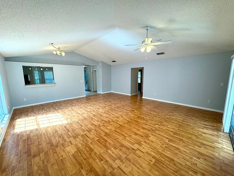 696 Hampton Downs Ct — Photo 8