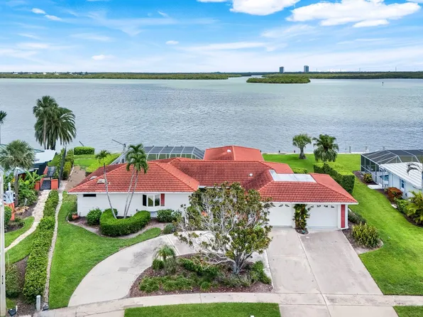 1268 Laurel Ct, Marco Island, FL 34145