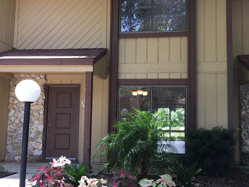 1st image of 15 Lakewood Park Dr