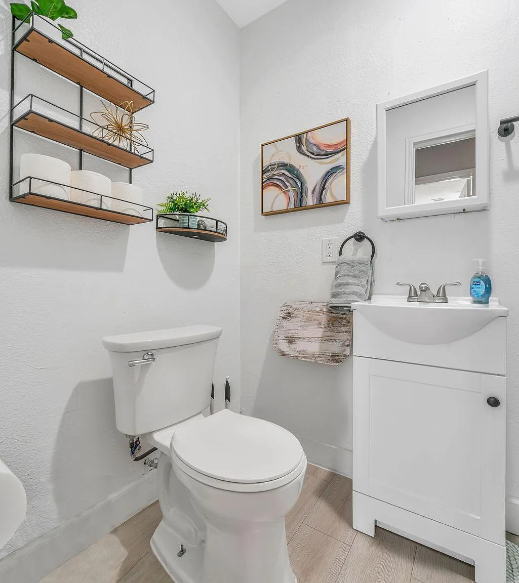 4 bed, 3.0 bath, 1855 sqft, $728 — Photo 3