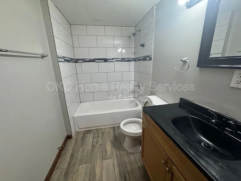 630 SE 21st St — Photo 8