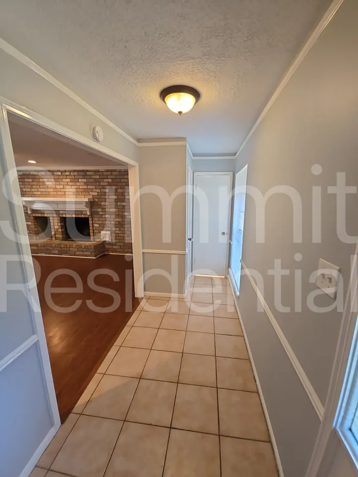 4 bed, 2.0 bath, 2265 sqft, $2,195 — Photo 3