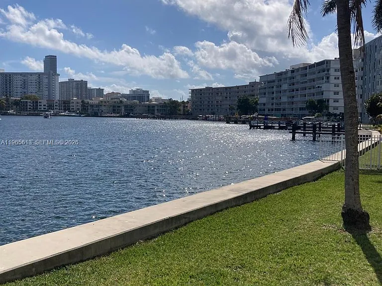 462 Golden Isles Dr #206 — Photo 7