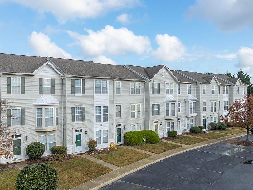 1st image of 38179 Greenport Ln