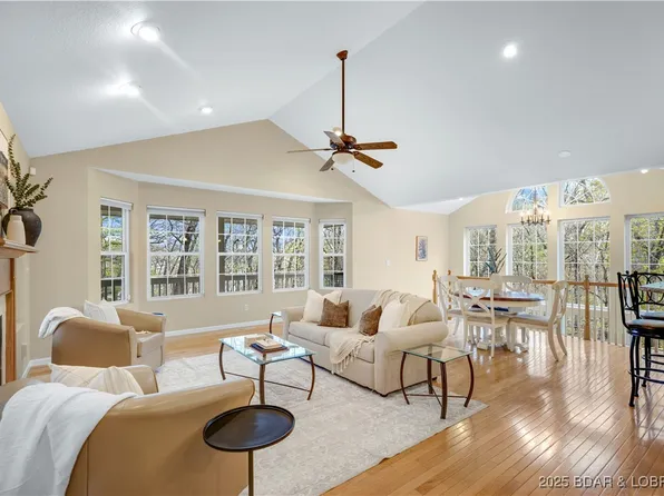 101 Cliffstone Ln, Sunrise Beach, MO 65079
