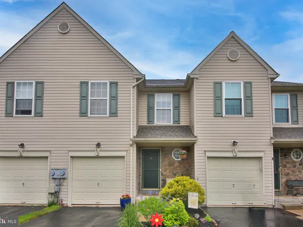 200 Strawberry Ln, Perkasie, PA 18944