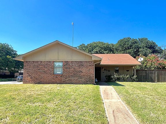 4th image of 101 Guinevere Dr
