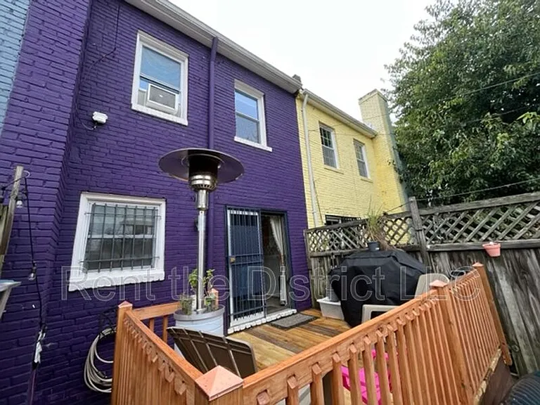 109 P St SW — Photo 25