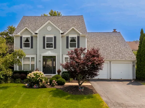 35 Charles Ct, Vernon Hills, IL 60061