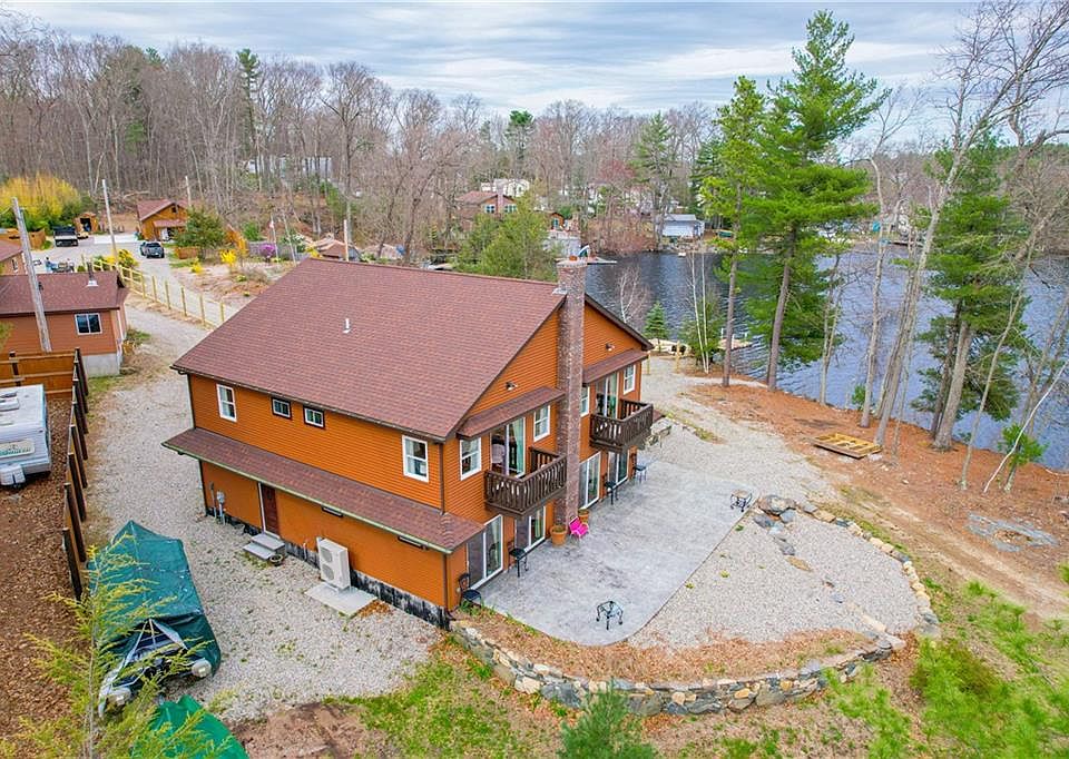 1st image of 40 Moss Ln