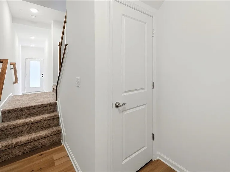 200 Balsam St #208 — Photo 4
