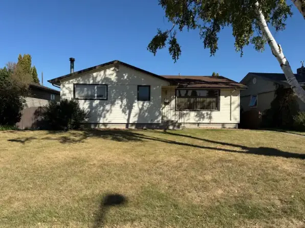 7112 99th Ave NW #1A, Edmonton, AB T6A 0E1