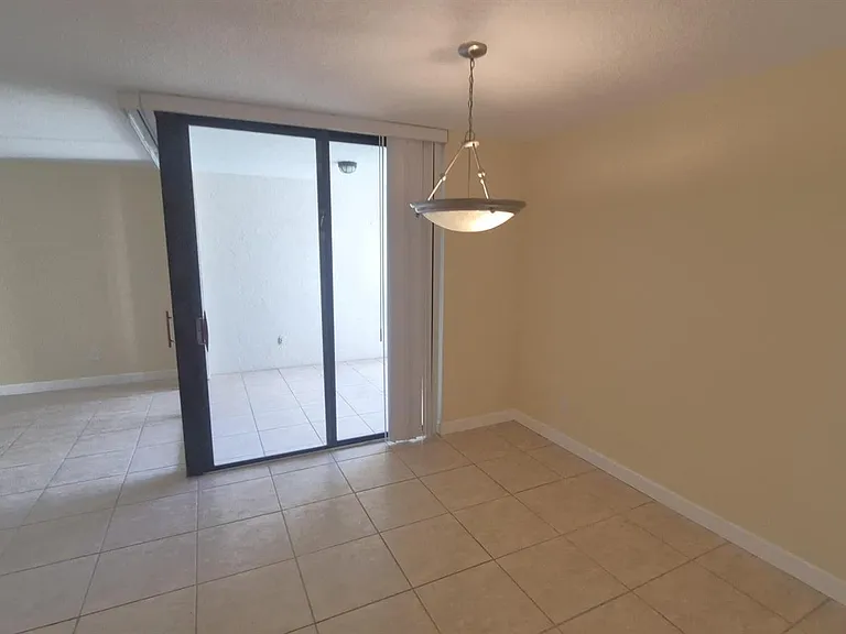 820 Lavers Cir #G409 — Photo 5