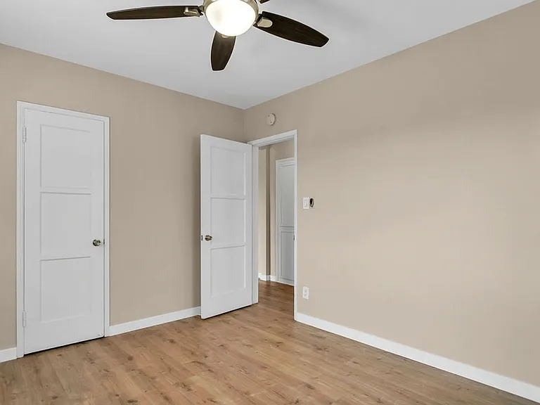 853 Emerald St — Photo 16