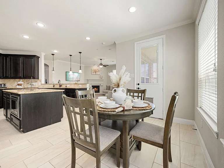9338 Taylor Cliff Ln — Photo 18