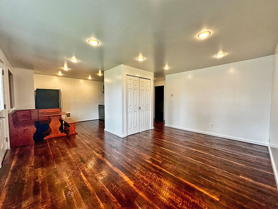 1st image of 25523 Lawson St APT 4