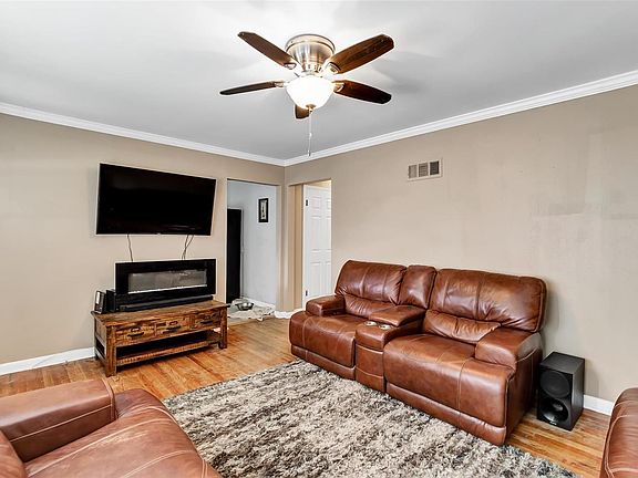 2nd image of 9512 Theodosia Ave