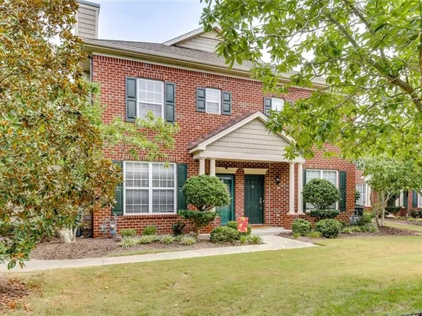 5333 Elston Ln, Virginia Beach, VA 23455