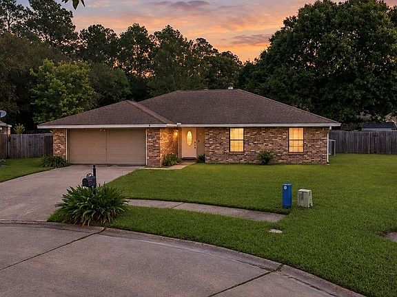 2nd image of 816 Lake Borgne Ct