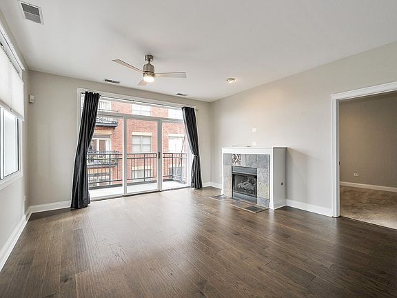3rd image of 2310 W Saint Paul Ave APT 402