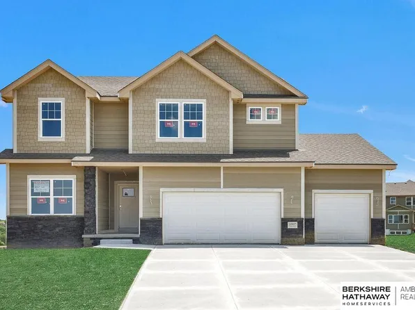 10407 Cimarron St, Papillion, NE 68046