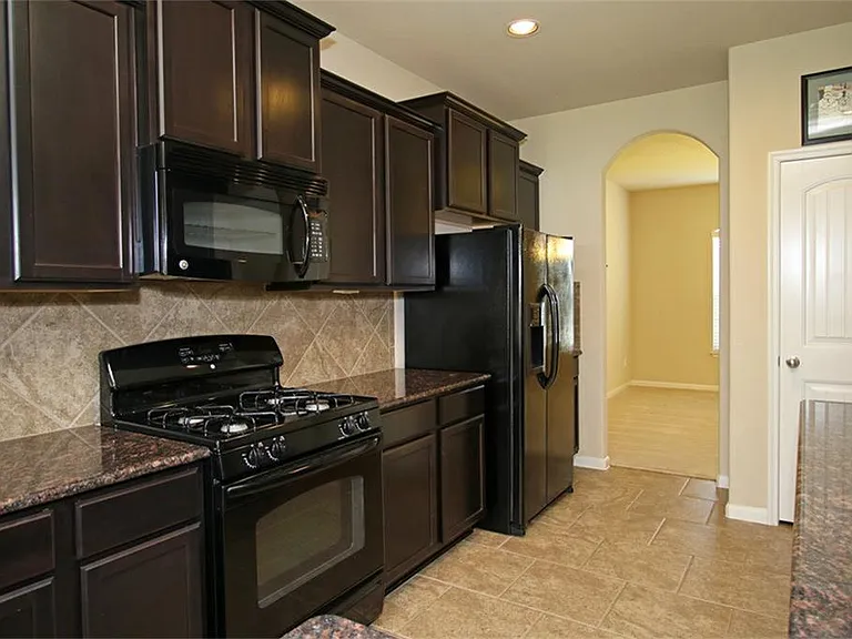 8902 Finnery Dr — Photo 10