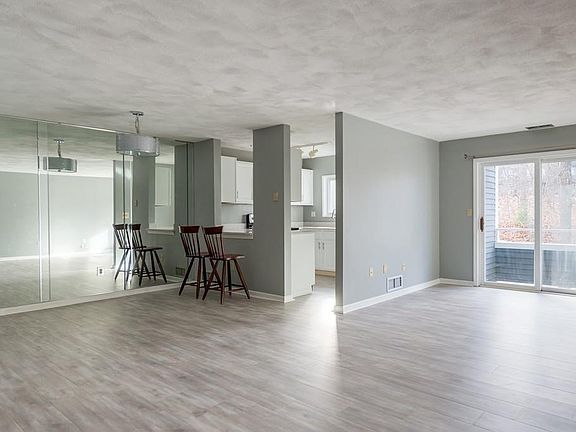 3rd image of 400 Colonial Dr Unit 65