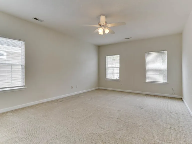 528 Normandy St — Photo 24
