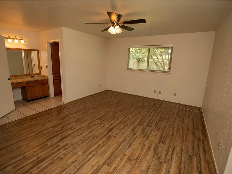4913 Wing Rd — Photo 11