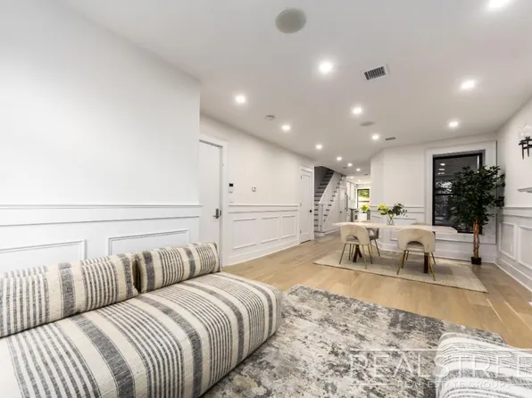 90 Hull Street image 3 of 15